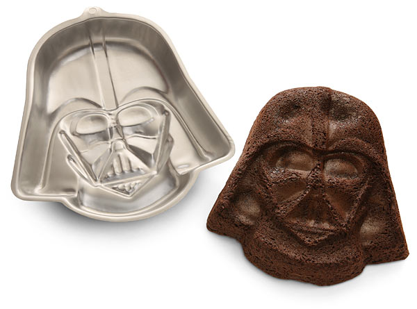 f109_darth_vader_cake_pan
