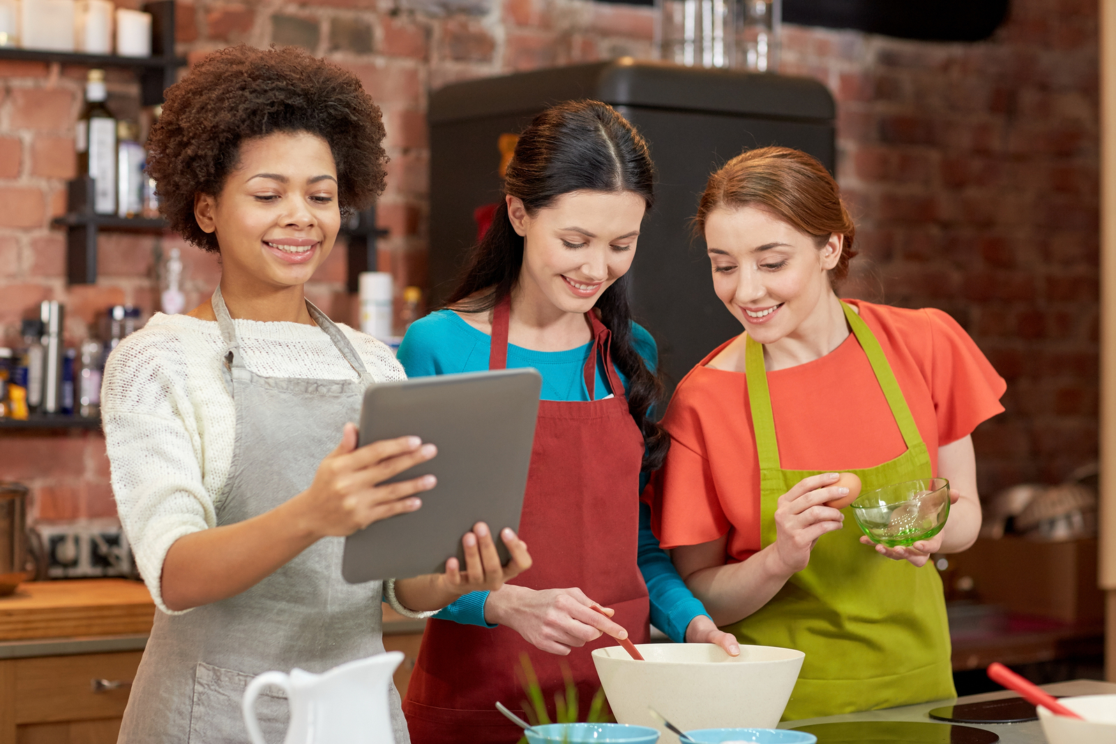 How to Plan the Perfect Outdoor Dinner Party: Enlist a Helper